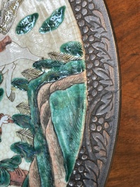 A pair of Chinese Nanking crackle-glazed famille rose jars and a dish, Chenghua mark, 19th C.