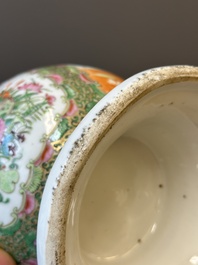 Grande et rare aigui&egrave;re en porcelaine de Chine famille rose de Canton, 19&egrave;me