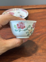 Trois tasses et soucoupes en porcelaine de Chine famille rose &agrave; d&eacute;cor de faisans, Yongzheng