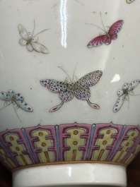 A Chinese famille rose vase with butterfly design, Guangxu mark, 19th C.