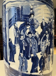 Een grote Chinese blauw-witte rouleauvaas met 'Guo Ziyi 郭子儀拜壽' decor, Kangxi