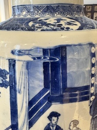 Grand vase de forme roulea en porcelaine de Chine en bleu et blanc &agrave; d&eacute;cor de 'Guo Ziyi 郭子儀拜壽', Kangxi