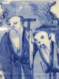 Een zeldzame Chinese blauw-witte kalebasvaas met Guo Tai Min An 國泰民安 decor, Jiajing/Wanli