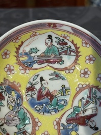 Vijf Chinese famille rose koppen en schotels met decor van de 'vier kunsten' op gele fondkleur, Yongzheng