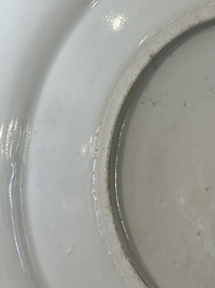 Sept assiettes en porcelaine de Chine famille verte de Canton &agrave; d&eacute;cor figuratif, 19&egrave;me