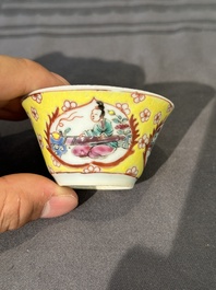Cinq tasses et soucoupes en porcelaine de Chine famille rose &agrave; d&eacute;cor des 'quatre arts 四藝' sur fond jaune, Yongzheng