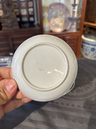 Treize soucoupes et douze tasses en porcelaine de Chine en bleu et blanc &agrave; d&eacute;cor figuratif, Kangxi/Yongzheng