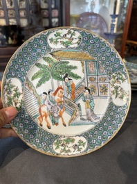 Sept assiettes en porcelaine de Chine famille verte de Canton &agrave; d&eacute;cor figuratif, 19&egrave;me