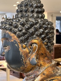 Importante sculpture de Bouddha Shaka en bois laqu&eacute; et dor&eacute;, Japon, Edo