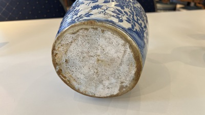 A Dutch blue and white chinoiserie bottle vase, Delft or Haarlem, 1st half 17th C.