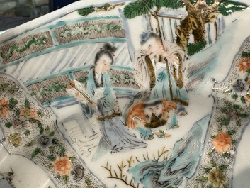 Een zeldzaam 30-delig KPM porseleinen servies met Cantonees famille verte beschildering, China en Duitsland, 19e eeuw