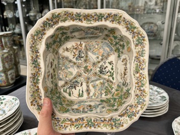 Rare service en porcelaine de KPM &agrave; d&eacute;cor famille verte de Canton, Chine et Allemagne, 19&egrave;me