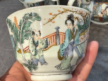 Service &agrave; th&eacute; de 27 pi&egrave;ces en porcelaine de Chine famille verte de Canton, 19&egrave;me