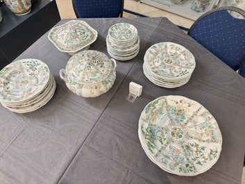 Rare service en porcelaine de KPM &agrave; d&eacute;cor famille verte de Canton, Chine et Allemagne, 19&egrave;me