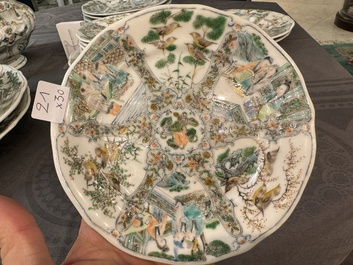 Rare service en porcelaine de KPM &agrave; d&eacute;cor famille verte de Canton, Chine et Allemagne, 19&egrave;me