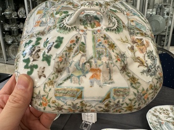 Rare service en porcelaine de KPM &agrave; d&eacute;cor famille verte de Canton, Chine et Allemagne, 19&egrave;me