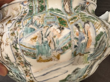 Rare service en porcelaine de KPM &agrave; d&eacute;cor famille verte de Canton, Chine et Allemagne, 19&egrave;me