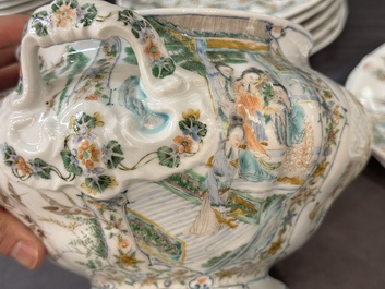 Rare service en porcelaine de KPM &agrave; d&eacute;cor famille verte de Canton, Chine et Allemagne, 19&egrave;me