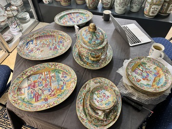 A very extensive Chinese Canton famille rose 81-piece dinner service, 19th C.