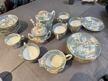 A rare Chinese Canton famille verte 27-piece tea service, 19th C.