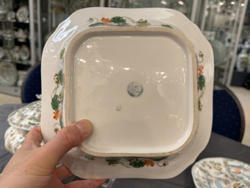 Rare service en porcelaine de KPM &agrave; d&eacute;cor famille verte de Canton, Chine et Allemagne, 19&egrave;me