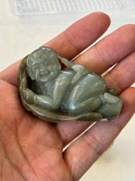 Cinq sculptures en jade blanc et c&eacute;ladon repr&eacute;sentant des gar&ccedil;ons et Bouddha, Chine, 18/19&egrave;me