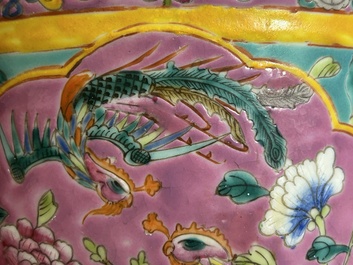 Jardini&egrave;re en porcelaine de Chine famille rose pour le march&eacute; Straits ou Peranakan, 19&egrave;me
