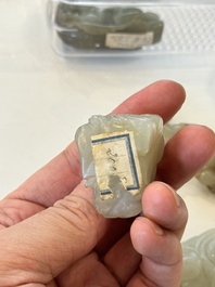 Vijf Chinese witte en celadon jade sculpturen van jongens en Boeddha, 18/19e eeuw