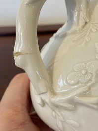 A Chinese white-glazed teapot, inscribed Yi Gong 逸公, 18/19th C.