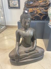 Bouddha en bhumisparsha mudra en bronze, Tha&iuml;lande, 18/19&egrave;me