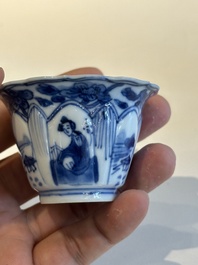 Vier Chinese blauw-witte koppen en schotels en een Imari-stijl scheerkom, Kangxi Qianlong