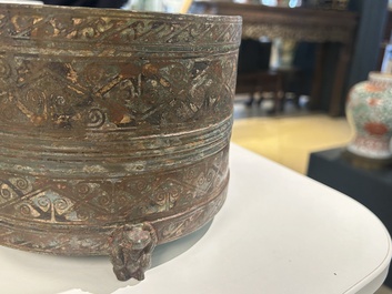 A rare Chinese archaic silver-inlaid bronze cosmetic box and cover, 'lian', Western Han