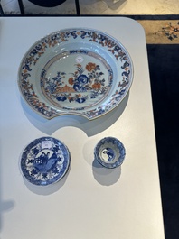 Four Chinese blue and white cups and saucers and a Chinese Imari-style shaving bowl, Kangxi Qianlong