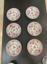 Six tasses et soucoupes en porcelaine de Chine famille rose &agrave; d&eacute;cor d'antiquit&eacute;s, Yongzheng