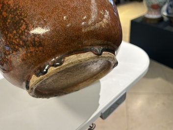 A Chinese ge-type 'gu' vase and an iron-rust-glazed bowl, 19th C.