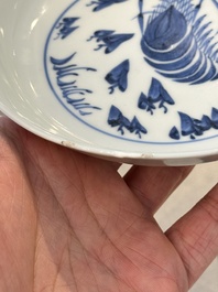 Vijf Chinese blauw-witte ko-sometsuke borden met een garnaal voor de Japanse markt, Tianqi