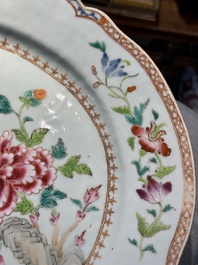 Plat de forme ovale en porcelaine de Chine famille rose &agrave; d&eacute;cor d'oiseaux pr&egrave;s de branches fleuries, Qianlong