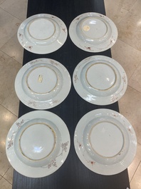 Douze assiettes en porcelaine de Chine famille rose &agrave; d&eacute;cor de paysage, Qianlong