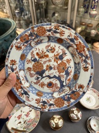 A varied collection of Chinese famille rose and Imari-style porcelain, Yongzheng and later