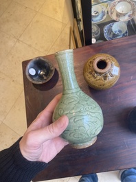 Cinq vases et un bol aux &eacute;maux monochromes, Chine, Yuan et post&eacute;rieur