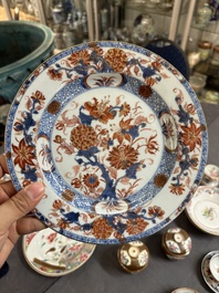 A varied collection of Chinese famille rose and Imari-style porcelain, Yongzheng and later