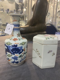 Six vases et un pot couvert en porcelaine de Chine, 19/20&egrave;me