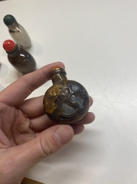 Neuf tabati&egrave;res en agate, Chine, 19/20&egrave;me