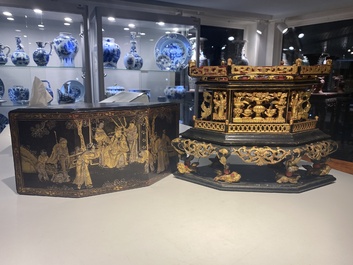 Een Chinees lakwerk altaarstuk of 'chanab' voor de Straits of Peranakan markt met verguld decor, 19/20e eeuw