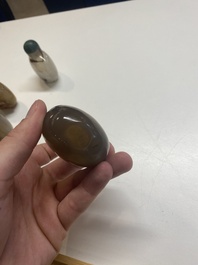 Neuf tabati&egrave;res en agate, Chine, 19/20&egrave;me