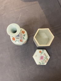 Six vases et un pot couvert en porcelaine de Chine, 19/20&egrave;me