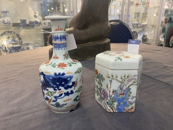 Six vases et un pot couvert en porcelaine de Chine, 19/20&egrave;me