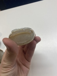 Neuf tabati&egrave;res en agate, Chine, 19/20&egrave;me