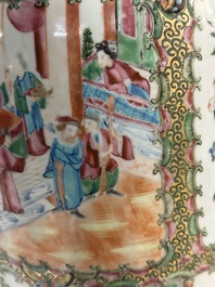 Drie Chinese Canton famille rose vazen, een grote kom en een bord, 19/20e eeuw