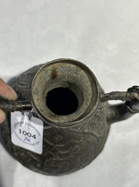 Une verseuse pour le march&eacute; islamique et un vase de forme 'gu' en bronze, Chine, Ming